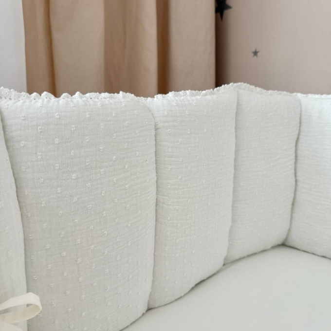 Protectie laterala patut bebe din muselina – Buline milky (5)